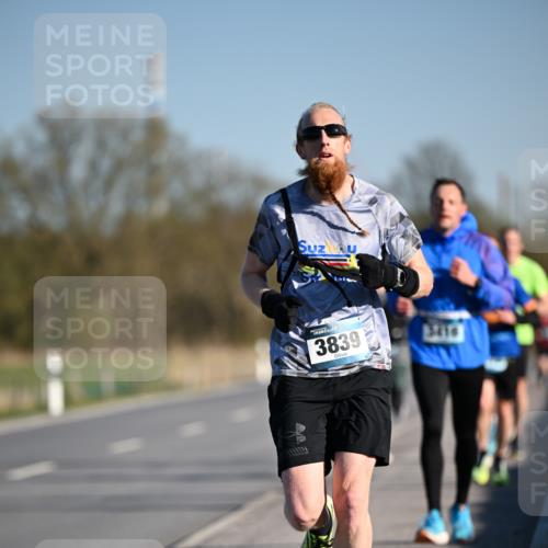 06.04.2025 - 44. Internationalen Wilhelmsburger Insellauf Dr. Thomas Lammeyer http://msf.ph/oto/7550157 06.04.2025 09:21:07 Laufen 3839 meine-sportfotos.de