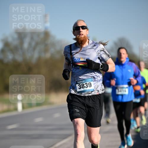 06.04.2025 - 44. Internationalen Wilhelmsburger Insellauf Dr. Thomas Lammeyer http://msf.ph/oto/7550159 06.04.2025 09:21:07 Laufen 3839 meine-sportfotos.de