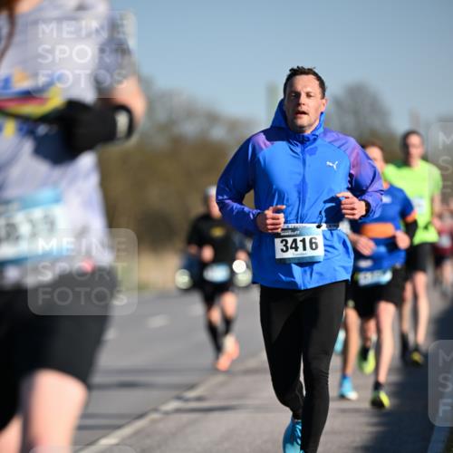 06.04.2025 - 44. Internationalen Wilhelmsburger Insellauf Dr. Thomas Lammeyer http://msf.ph/oto/7550166 06.04.2025 09:21:09 Laufen 1639, 3416 meine-sportfotos.de
