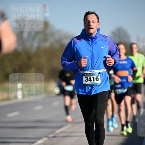 06.04.2025 - 44. Internationalen Wilhelmsburger Insellauf Dr. Thomas Lammeyer http://msf.ph/oto/7550170 06.04.2025 09:21:09 Laufen 3416 meine-sportfotos.de