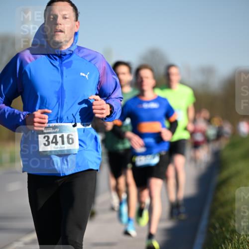 06.04.2025 - 44. Internationalen Wilhelmsburger Insellauf Dr. Thomas Lammeyer http://msf.ph/oto/7550173 06.04.2025 09:21:10 Laufen 3416 meine-sportfotos.de