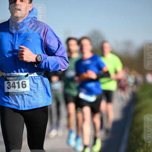 06.04.2025 - 44. Internationalen Wilhelmsburger Insellauf Dr. Thomas Lammeyer http://msf.ph/oto/7550175 06.04.2025 09:21:10 Laufen 3416 meine-sportfotos.de