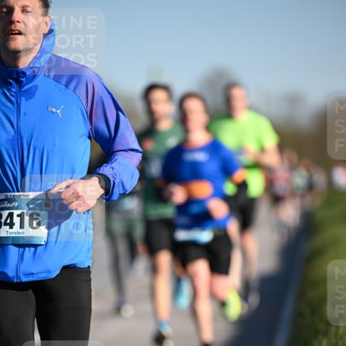 06.04.2025 - 44. Internationalen Wilhelmsburger Insellauf Dr. Thomas Lammeyer http://msf.ph/oto/7550176 06.04.2025 09:21:11 Laufen 3416 meine-sportfotos.de