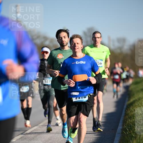 06.04.2025 - 44. Internationalen Wilhelmsburger Insellauf Dr. Thomas Lammeyer http://msf.ph/oto/7550177 06.04.2025 09:21:11 Laufen 522, 256, 4416 meine-sportfotos.de
