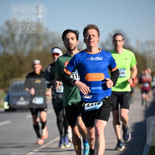 06.04.2025 - 44. Internationalen Wilhelmsburger Insellauf Dr. Thomas Lammeyer http://msf.ph/oto/7550181 06.04.2025 09:21:12 Laufen 310, 4416, 56 meine-sportfotos.de