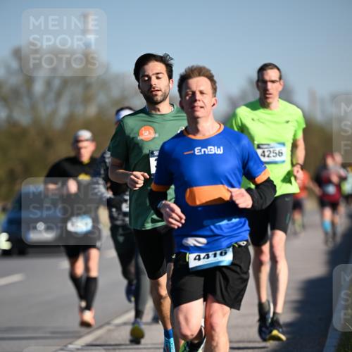 06.04.2025 - 44. Internationalen Wilhelmsburger Insellauf Dr. Thomas Lammeyer http://msf.ph/oto/7550182 06.04.2025 09:21:12 Laufen 4256, 4416 meine-sportfotos.de
