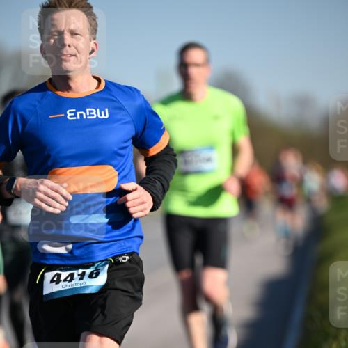 06.04.2025 - 44. Internationalen Wilhelmsburger Insellauf Dr. Thomas Lammeyer http://msf.ph/oto/7550188 06.04.2025 09:21:13 Laufen 712, 4416 meine-sportfotos.de