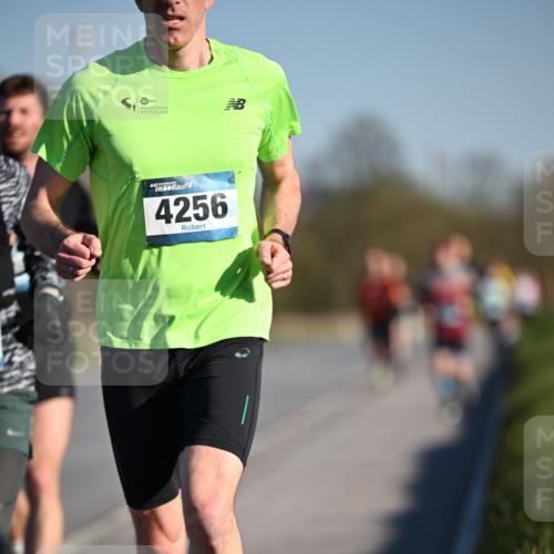 06.04.2025 - 44. Internationalen Wilhelmsburger Insellauf Dr. Thomas Lammeyer http://msf.ph/oto/7550195 06.04.2025 09:21:14 Laufen 4256 meine-sportfotos.de
