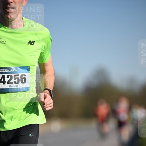 06.04.2025 - 44. Internationalen Wilhelmsburger Insellauf Dr. Thomas Lammeyer http://msf.ph/oto/7550198 06.04.2025 09:21:15 Laufen 4256 meine-sportfotos.de