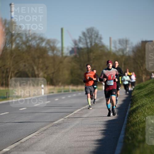 06.04.2025 - 44. Internationalen Wilhelmsburger Insellauf Dr. Thomas Lammeyer http://msf.ph/oto/7550199 06.04.2025 09:21:16 Laufen 4203 meine-sportfotos.de