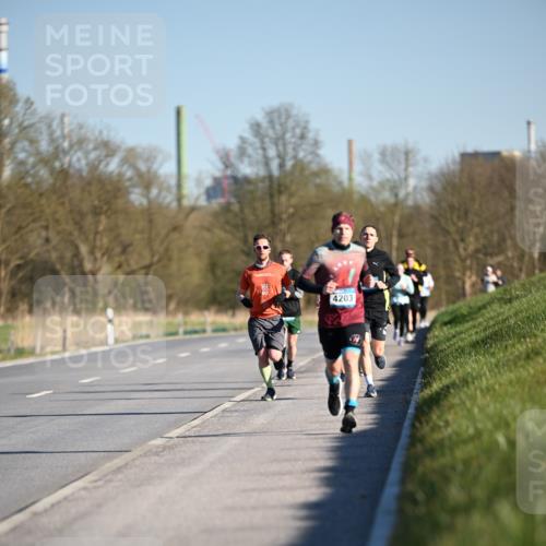 06.04.2025 - 44. Internationalen Wilhelmsburger Insellauf Dr. Thomas Lammeyer http://msf.ph/oto/7550203 06.04.2025 09:21:16 Laufen 4203 meine-sportfotos.de