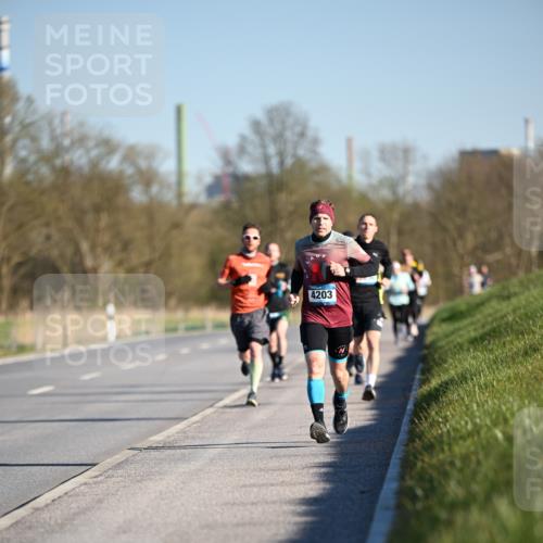 06.04.2025 - 44. Internationalen Wilhelmsburger Insellauf Dr. Thomas Lammeyer http://msf.ph/oto/7550210 06.04.2025 09:21:17 Laufen 4203 meine-sportfotos.de