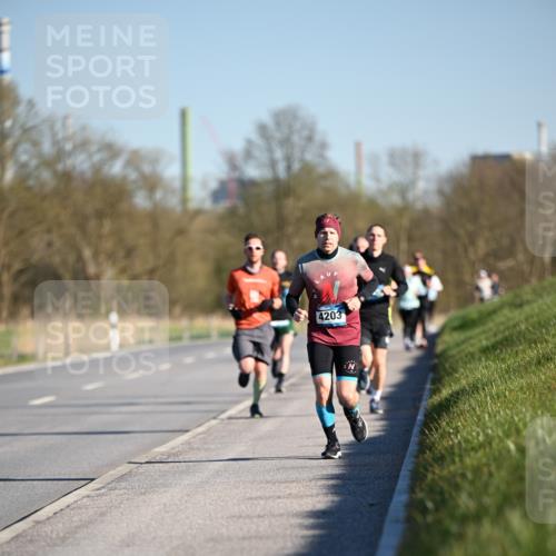06.04.2025 - 44. Internationalen Wilhelmsburger Insellauf Dr. Thomas Lammeyer http://msf.ph/oto/7550211 06.04.2025 09:21:18 Laufen 4203 meine-sportfotos.de