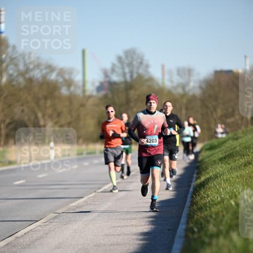 06.04.2025 - 44. Internationalen Wilhelmsburger Insellauf Dr. Thomas Lammeyer http://msf.ph/oto/7550213 06.04.2025 09:21:18 Laufen 4203 meine-sportfotos.de