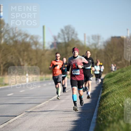 06.04.2025 - 44. Internationalen Wilhelmsburger Insellauf Dr. Thomas Lammeyer http://msf.ph/oto/7550215 06.04.2025 09:21:18 Laufen 4203 meine-sportfotos.de
