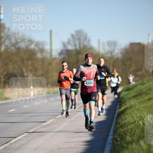 06.04.2025 - 44. Internationalen Wilhelmsburger Insellauf Dr. Thomas Lammeyer http://msf.ph/oto/7550217 06.04.2025 09:21:18 Laufen 4203 meine-sportfotos.de