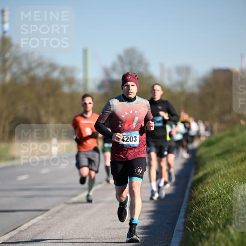 06.04.2025 - 44. Internationalen Wilhelmsburger Insellauf Dr. Thomas Lammeyer http://msf.ph/oto/7550221 06.04.2025 09:21:20 Laufen 4203 meine-sportfotos.de