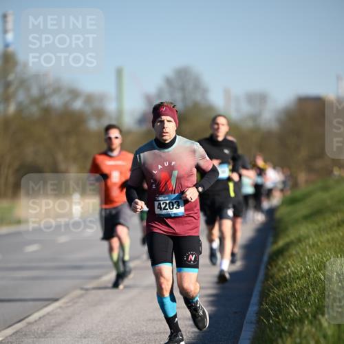 06.04.2025 - 44. Internationalen Wilhelmsburger Insellauf Dr. Thomas Lammeyer http://msf.ph/oto/7550224 06.04.2025 09:21:21 Laufen 4203 meine-sportfotos.de
