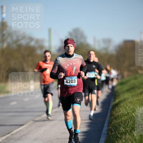 06.04.2025 - 44. Internationalen Wilhelmsburger Insellauf Dr. Thomas Lammeyer http://msf.ph/oto/7550225 06.04.2025 09:21:21 Laufen 4203 meine-sportfotos.de