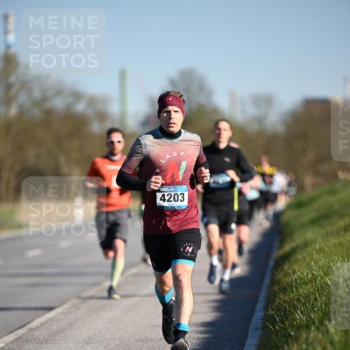 06.04.2025 - 44. Internationalen Wilhelmsburger Insellauf Dr. Thomas Lammeyer http://msf.ph/oto/7550226 06.04.2025 09:21:21 Laufen 4203 meine-sportfotos.de