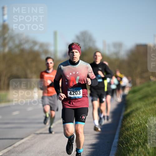 06.04.2025 - 44. Internationalen Wilhelmsburger Insellauf Dr. Thomas Lammeyer http://msf.ph/oto/7550227 06.04.2025 09:21:21 Laufen 4203 meine-sportfotos.de