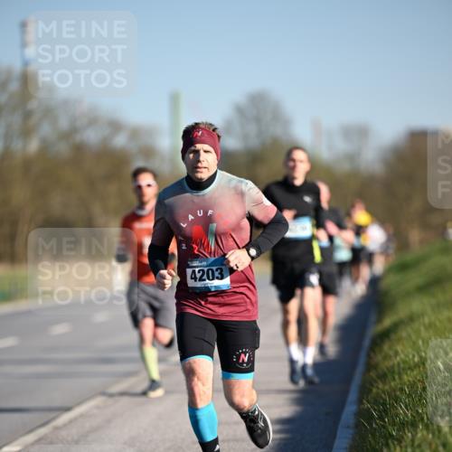 06.04.2025 - 44. Internationalen Wilhelmsburger Insellauf Dr. Thomas Lammeyer http://msf.ph/oto/7550229 06.04.2025 09:21:21 Laufen 4203 meine-sportfotos.de