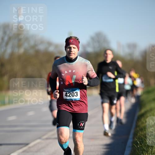 06.04.2025 - 44. Internationalen Wilhelmsburger Insellauf Dr. Thomas Lammeyer http://msf.ph/oto/7550232 06.04.2025 09:21:22 Laufen 4203 meine-sportfotos.de