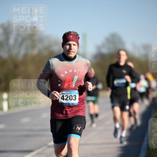 06.04.2025 - 44. Internationalen Wilhelmsburger Insellauf Dr. Thomas Lammeyer http://msf.ph/oto/7550236 06.04.2025 09:21:22 Laufen 4203 meine-sportfotos.de