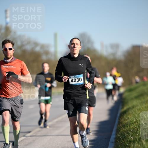 06.04.2025 - 44. Internationalen Wilhelmsburger Insellauf Dr. Thomas Lammeyer http://msf.ph/oto/7550243 06.04.2025 09:21:24 Laufen 4230 meine-sportfotos.de