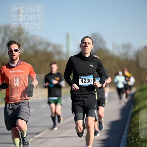 06.04.2025 - 44. Internationalen Wilhelmsburger Insellauf Dr. Thomas Lammeyer http://msf.ph/oto/7550245 06.04.2025 09:21:24 Laufen 4230 meine-sportfotos.de