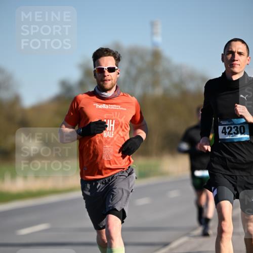 06.04.2025 - 44. Internationalen Wilhelmsburger Insellauf Dr. Thomas Lammeyer http://msf.ph/oto/7550250 06.04.2025 09:21:25 Laufen 30, 4230 meine-sportfotos.de