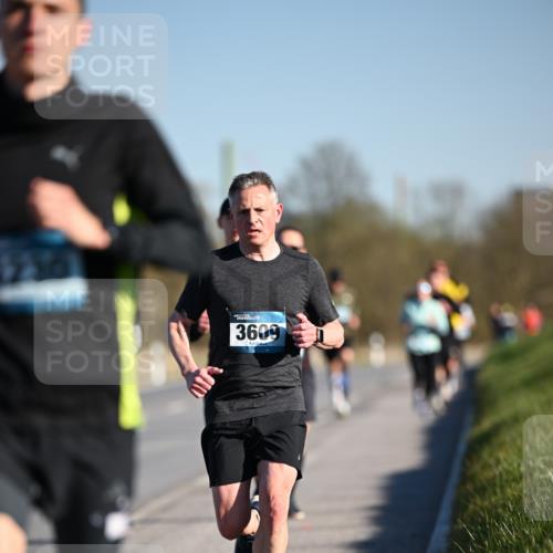 06.04.2025 - 44. Internationalen Wilhelmsburger Insellauf Dr. Thomas Lammeyer http://msf.ph/oto/7550255 06.04.2025 09:21:26 Laufen 3609 meine-sportfotos.de