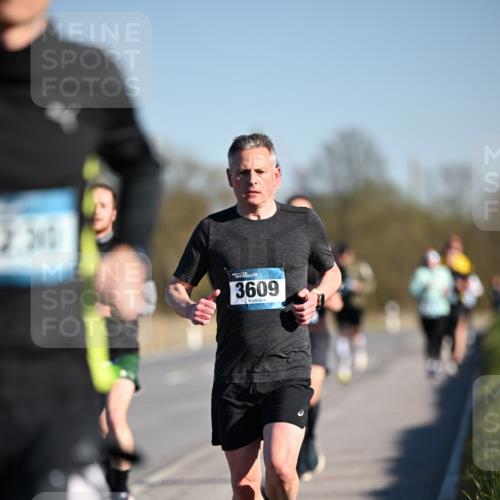 06.04.2025 - 44. Internationalen Wilhelmsburger Insellauf Dr. Thomas Lammeyer http://msf.ph/oto/7550258 06.04.2025 09:21:27 Laufen 3609 meine-sportfotos.de