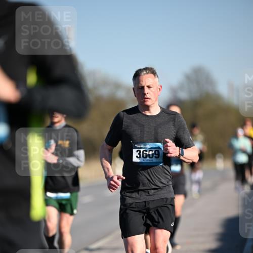 06.04.2025 - 44. Internationalen Wilhelmsburger Insellauf Dr. Thomas Lammeyer http://msf.ph/oto/7550260 06.04.2025 09:21:27 Laufen 3609 meine-sportfotos.de