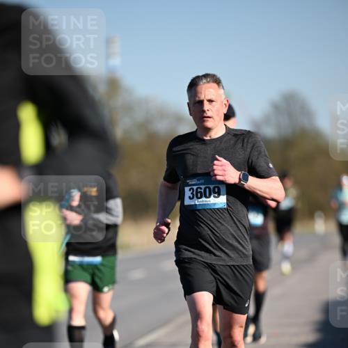 06.04.2025 - 44. Internationalen Wilhelmsburger Insellauf Dr. Thomas Lammeyer http://msf.ph/oto/7550261 06.04.2025 09:21:27 Laufen 3609 meine-sportfotos.de