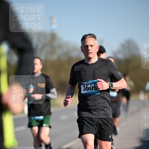 06.04.2025 - 44. Internationalen Wilhelmsburger Insellauf Dr. Thomas Lammeyer http://msf.ph/oto/7550262 06.04.2025 09:21:27 Laufen 3609 meine-sportfotos.de