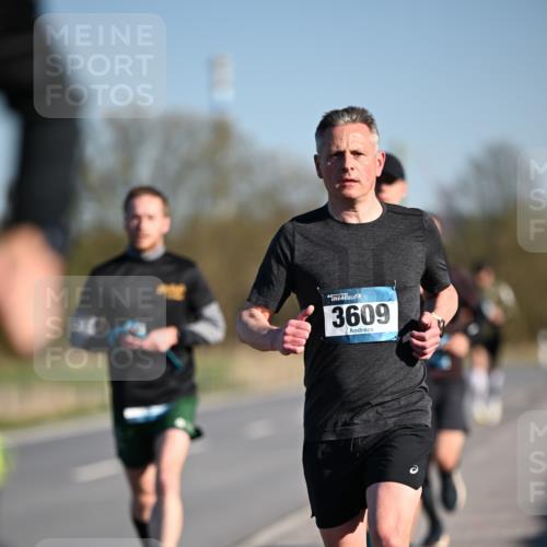 06.04.2025 - 44. Internationalen Wilhelmsburger Insellauf Dr. Thomas Lammeyer http://msf.ph/oto/7550263 06.04.2025 09:21:27 Laufen 3609 meine-sportfotos.de
