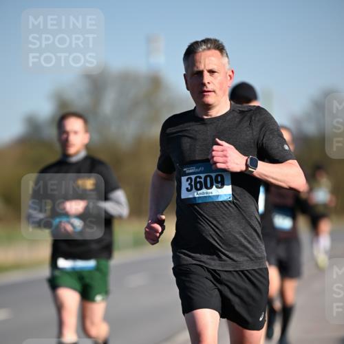 06.04.2025 - 44. Internationalen Wilhelmsburger Insellauf Dr. Thomas Lammeyer http://msf.ph/oto/7550266 06.04.2025 09:21:28 Laufen 3609 meine-sportfotos.de