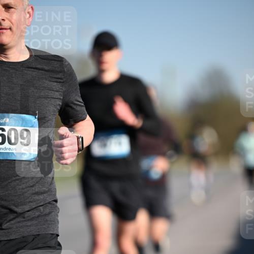 06.04.2025 - 44. Internationalen Wilhelmsburger Insellauf Dr. Thomas Lammeyer http://msf.ph/oto/7550269 06.04.2025 09:21:29 Laufen 509 meine-sportfotos.de