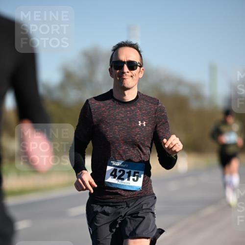 06.04.2025 - 44. Internationalen Wilhelmsburger Insellauf Dr. Thomas Lammeyer http://msf.ph/oto/7550276 06.04.2025 09:21:31 Laufen 4215 meine-sportfotos.de