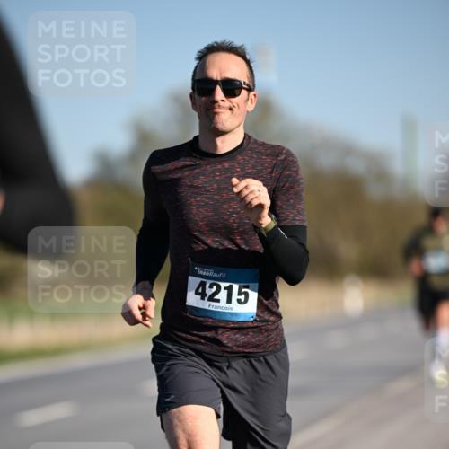 06.04.2025 - 44. Internationalen Wilhelmsburger Insellauf Dr. Thomas Lammeyer http://msf.ph/oto/7550277 06.04.2025 09:21:31 Laufen 4215 meine-sportfotos.de