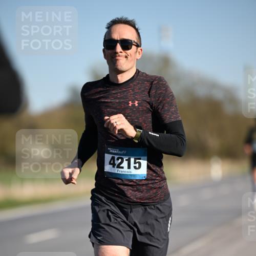 06.04.2025 - 44. Internationalen Wilhelmsburger Insellauf Dr. Thomas Lammeyer http://msf.ph/oto/7550278 06.04.2025 09:21:31 Laufen 4215 meine-sportfotos.de