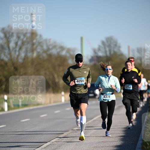 06.04.2025 - 44. Internationalen Wilhelmsburger Insellauf Dr. Thomas Lammeyer http://msf.ph/oto/7550279 06.04.2025 09:21:34 Laufen 4059, 4378, 3294 meine-sportfotos.de