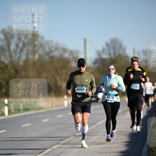 06.04.2025 - 44. Internationalen Wilhelmsburger Insellauf Dr. Thomas Lammeyer http://msf.ph/oto/7550280 06.04.2025 09:21:34 Laufen 4059, 4378, 3294 meine-sportfotos.de
