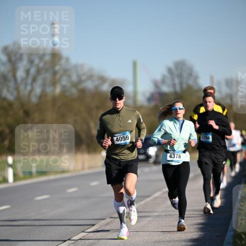 06.04.2025 - 44. Internationalen Wilhelmsburger Insellauf Dr. Thomas Lammeyer http://msf.ph/oto/7550283 06.04.2025 09:21:34 Laufen 4059, 4378, 3294 meine-sportfotos.de