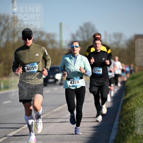 06.04.2025 - 44. Internationalen Wilhelmsburger Insellauf Dr. Thomas Lammeyer http://msf.ph/oto/7550287 06.04.2025 09:21:36 Laufen 4059, 4378, 3294 meine-sportfotos.de
