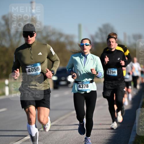 06.04.2025 - 44. Internationalen Wilhelmsburger Insellauf Dr. Thomas Lammeyer http://msf.ph/oto/7550292 06.04.2025 09:21:36 Laufen 4059, 4378, 3294 meine-sportfotos.de