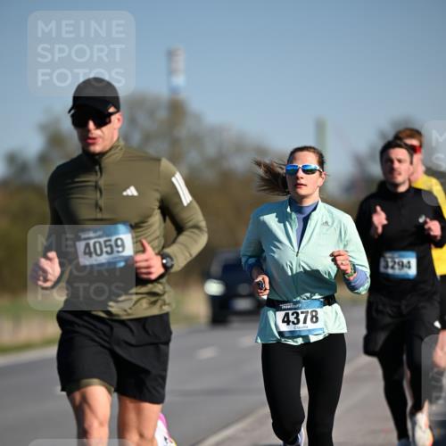 06.04.2025 - 44. Internationalen Wilhelmsburger Insellauf Dr. Thomas Lammeyer http://msf.ph/oto/7550297 06.04.2025 09:21:37 Laufen 4059, 4378, 3294 meine-sportfotos.de