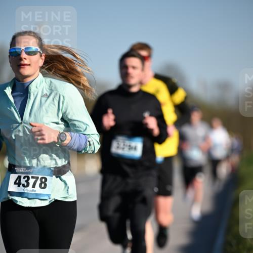 06.04.2025 - 44. Internationalen Wilhelmsburger Insellauf Dr. Thomas Lammeyer http://msf.ph/oto/7550302 06.04.2025 09:21:39 Laufen 4378 meine-sportfotos.de