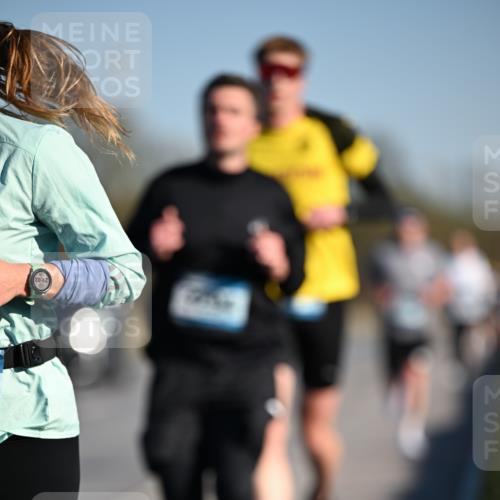 06.04.2025 - 44. Internationalen Wilhelmsburger Insellauf Dr. Thomas Lammeyer http://msf.ph/oto/7550307 06.04.2025 09:21:39 Laufen 29, 02 meine-sportfotos.de